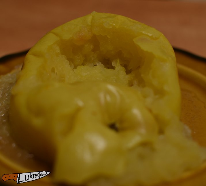 pieczone jablko w mikrofali