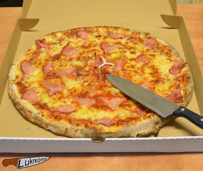 Pizzernia La Torre pizza hawajska