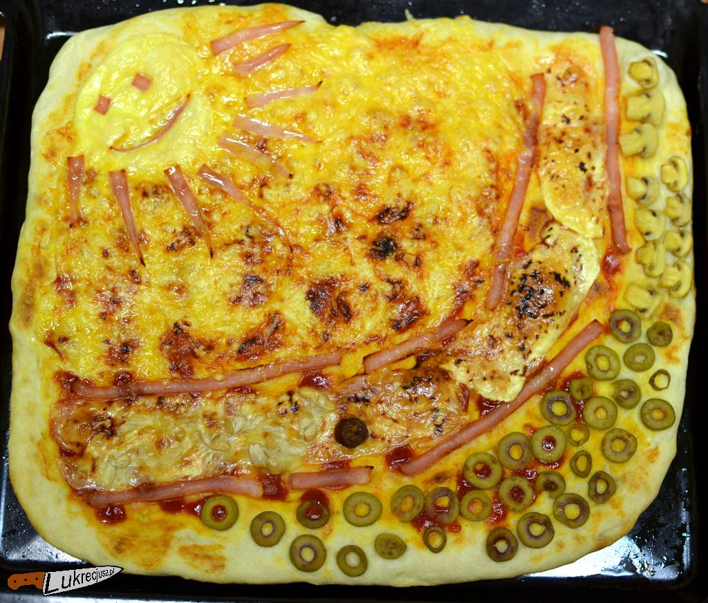 upieczona pizza obrazkowa