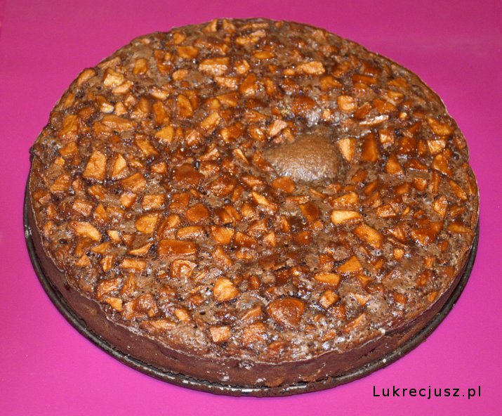 Brownie z jabłkami całe