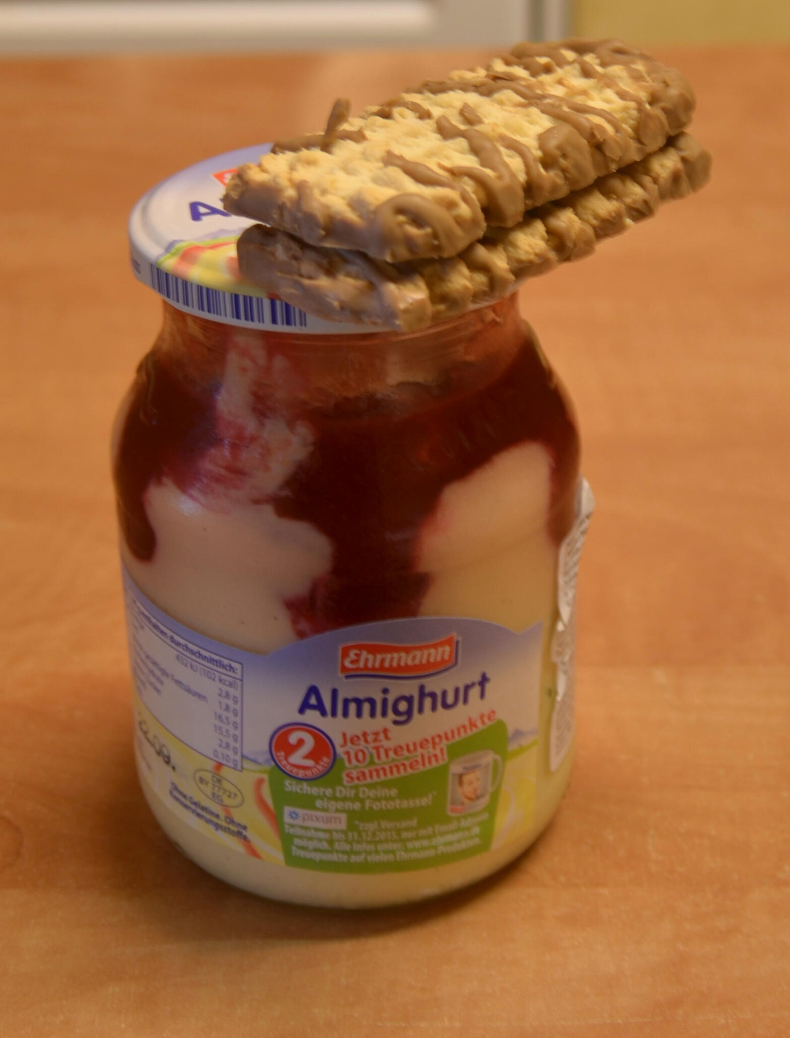 jogurt i ciastko